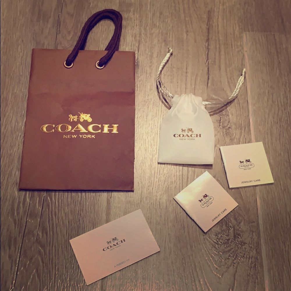 Coach small shopping bag / dust bag / 3 passports